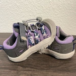 Keen size 9 toddler little kid Velcro adjustable shoes Purple Newport H2sho